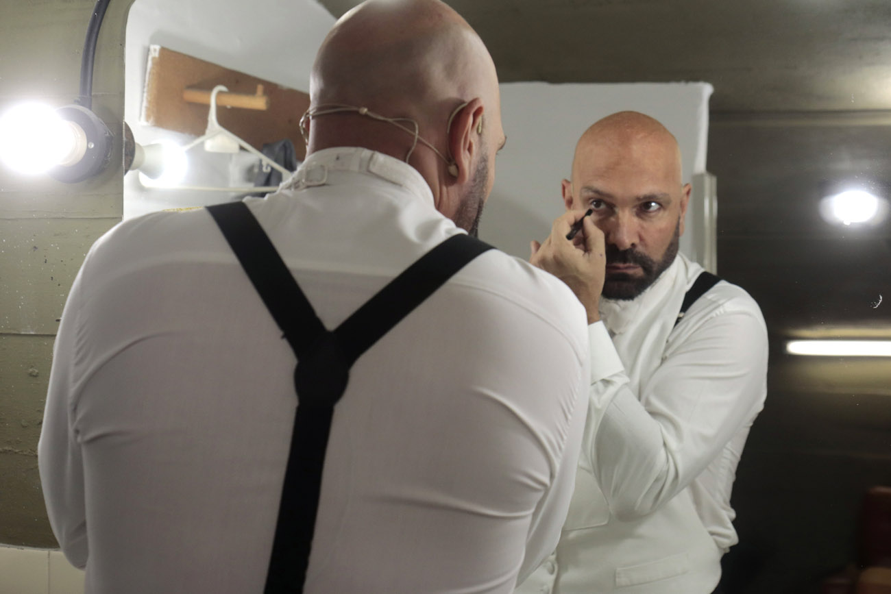 Freddy Villarreal, actor, humorista. Los Mosqueteros del rey. (La Voz)