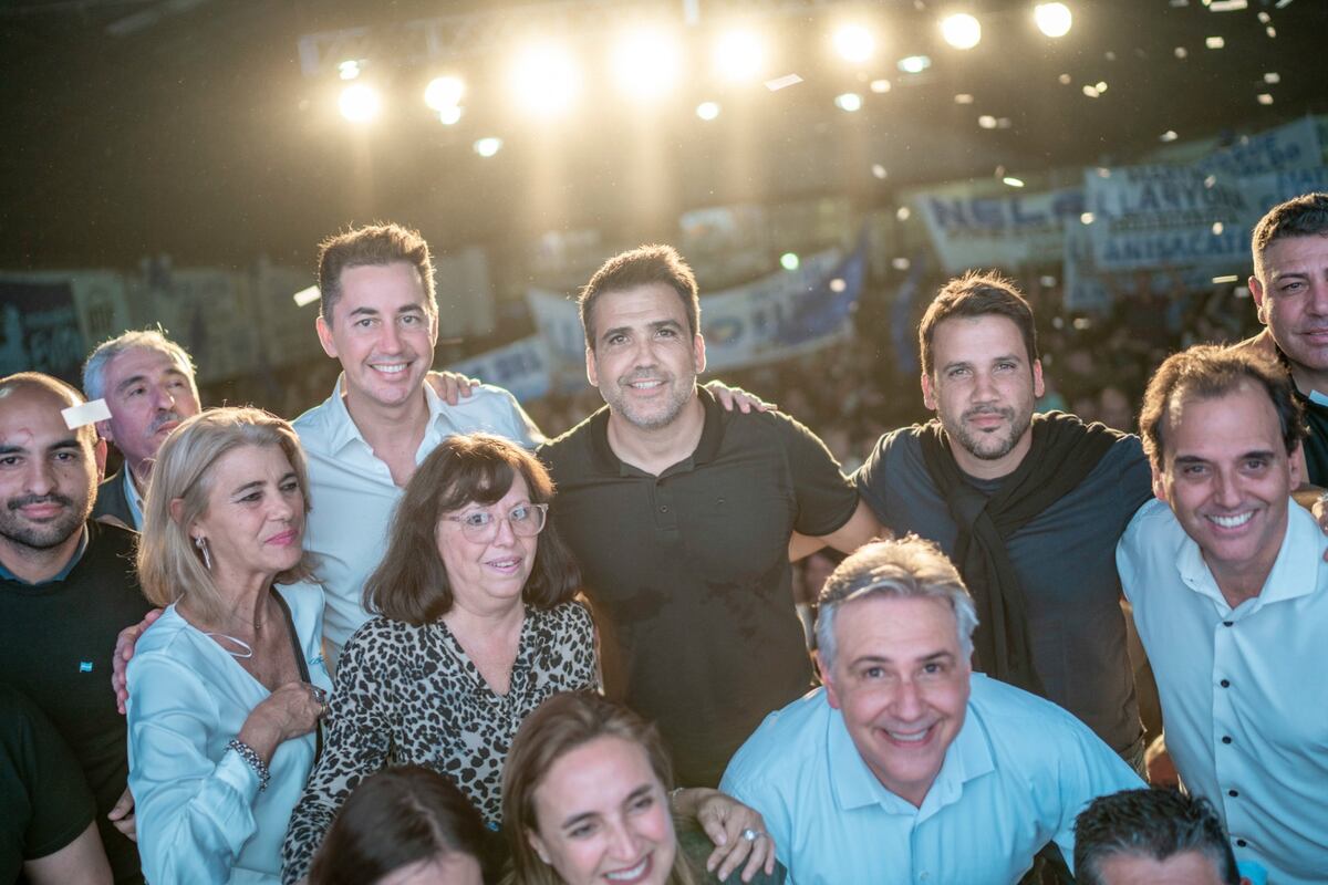 Visita. Como lo hizo el lunes por la noche en Alta Gracia, en los próximos días, Martín Llaryora encabezará actos cerca de la ciudad de Córdoba.