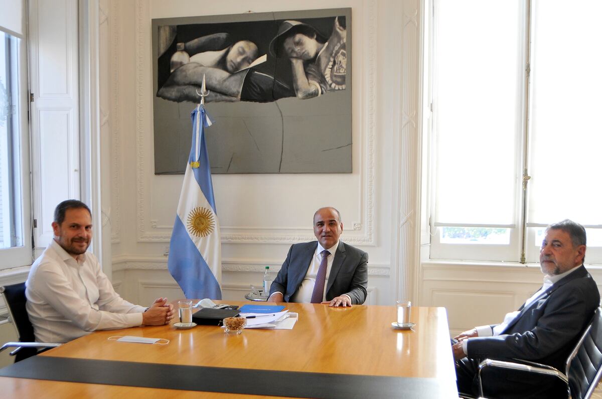 Referentes. Martín Gill y Carlos Caserio encabezaron las boletas para diputados y senadores del Frente de Todos en las últimas elecciones legislativas. Hoy, el villamariense está más cerca del jefe de Gabinete, Juan Manzur. (La Voz / Archivo)