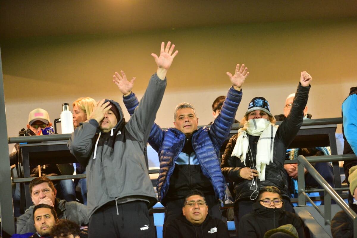 Cara 'e Cancha de Belgrano en el partido ante Godoy Cruz en el Gigante de Alberdi por la octava fecha de la Liga Profesional 2024. (Javier Ferreyra / La Voz)