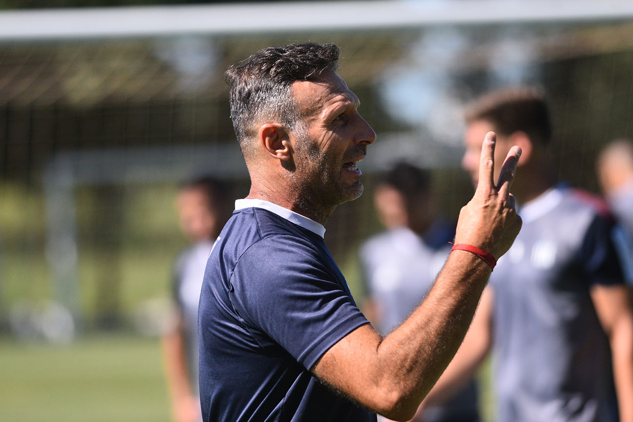 Entrenamiento de Talleres. foto Pedro Castillo