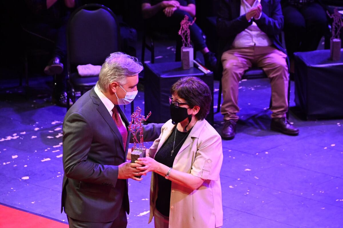 El Intendente Martín Llaryora entregó los premios Jerónimo Luis de Cabrera 2021. (Municipalidad de Córdoba).