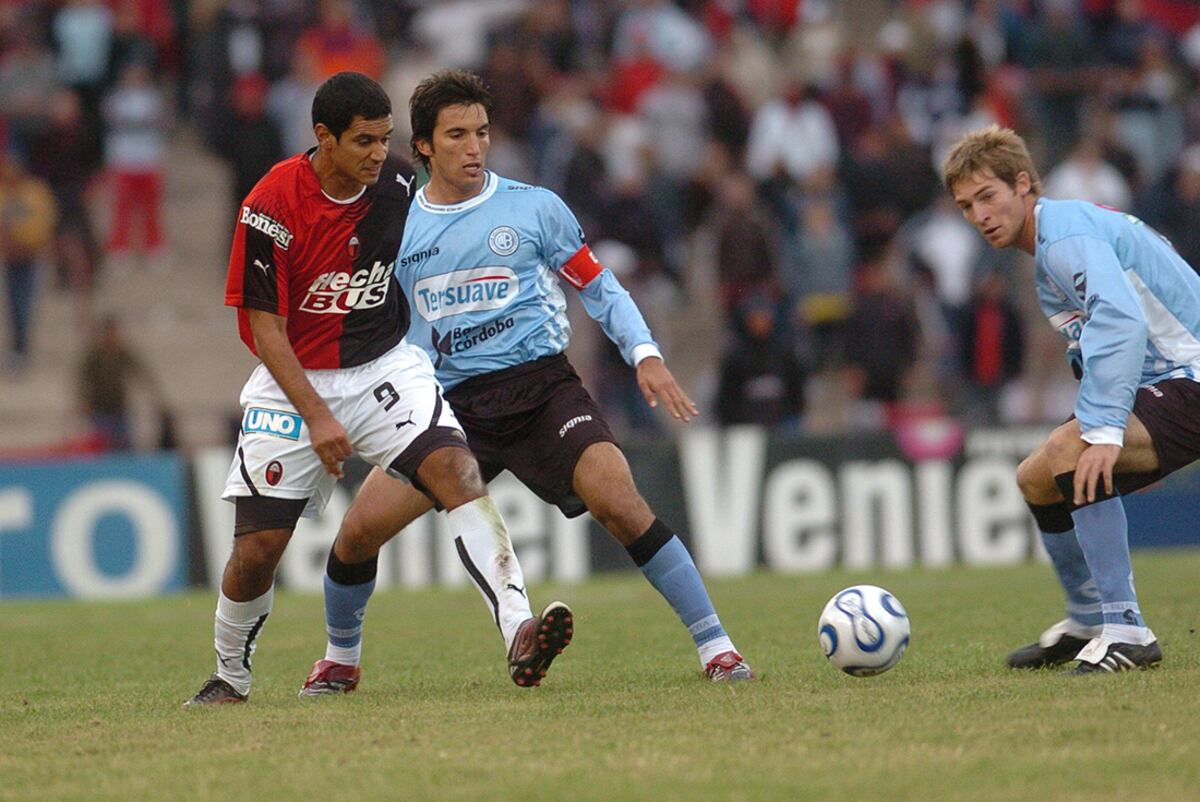 Franco Peppino y la cinta de capitán en los tiempos de jugador de Belgrano. (La Voz/Archivo)