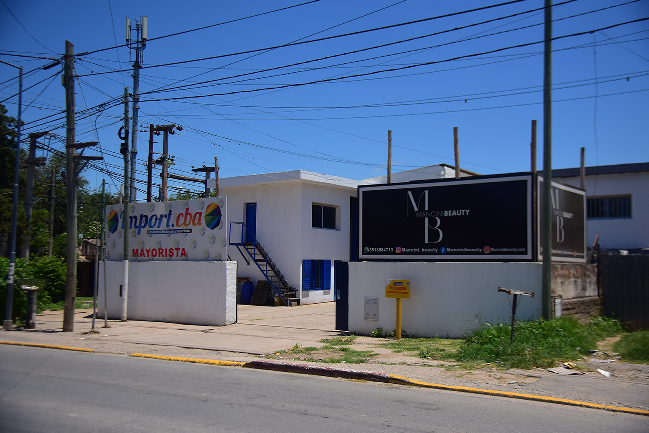 Robo en una distribuidora de avenida Bodereau. (Pedro Castillo)