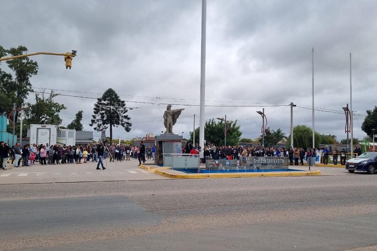 Río Primero. Vecinos y familiares reclaman justicia por la muerte de dos operarios en una fábrica de dulce de leche de Córdoba. (Gentileza Diario del Pueblo)