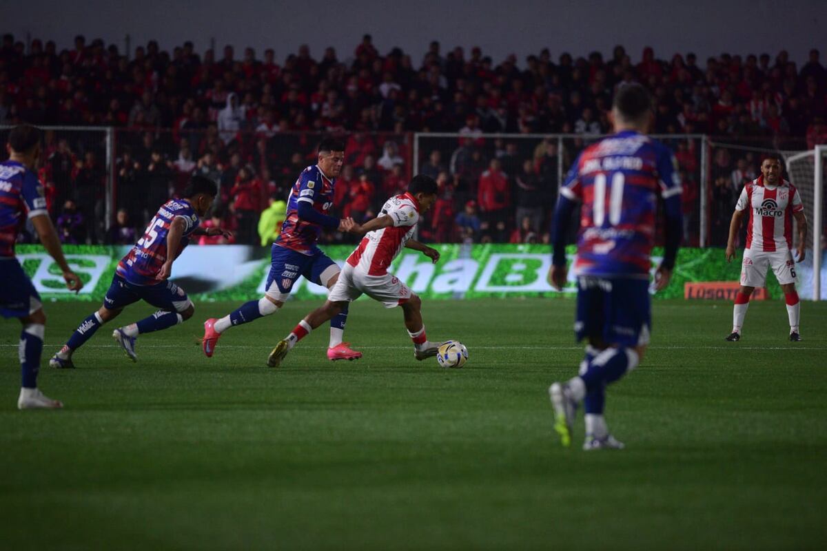 Instituto en su partido ante Unión de Santa Fe. (Nicolás Bravo / La Voz).