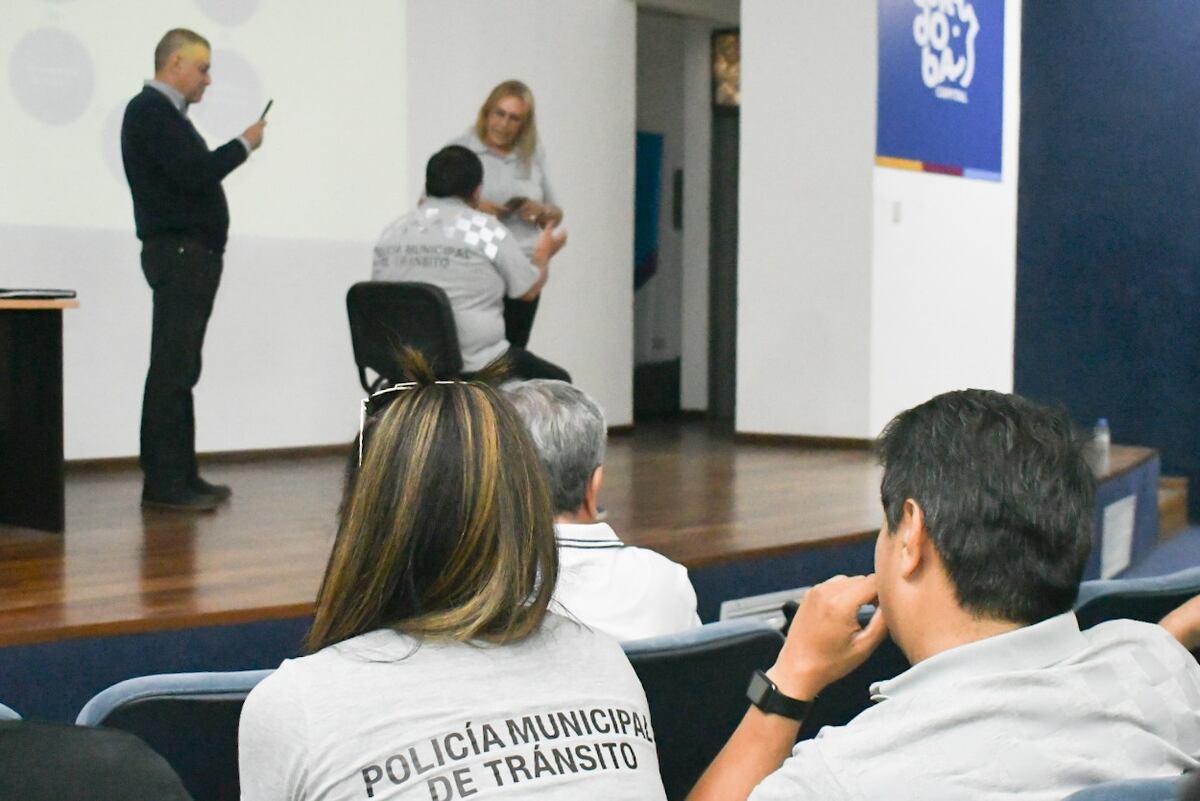 Agentes de tránsito y de policía se capacitaron en judo verbal (Gentileza).