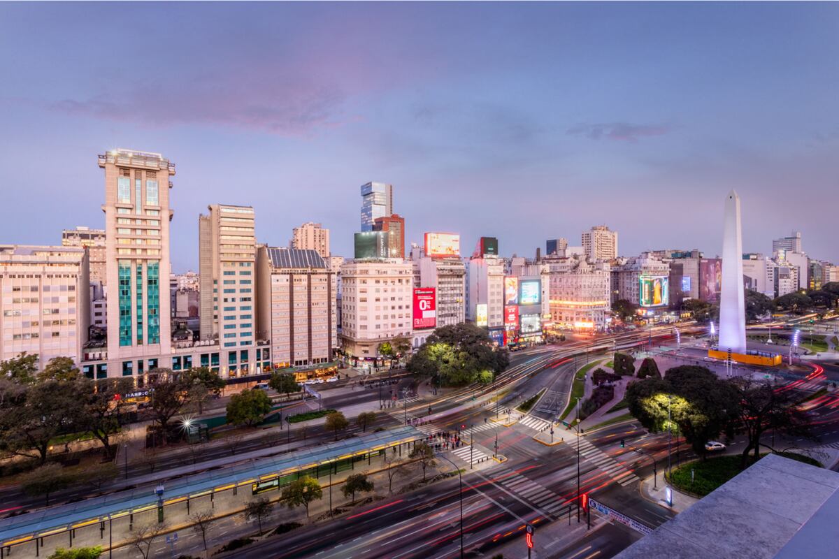 El Buenos Aires Marriot está ubicado en el corazón del microcentro porteño de la Ciudad de Buenos Aires.