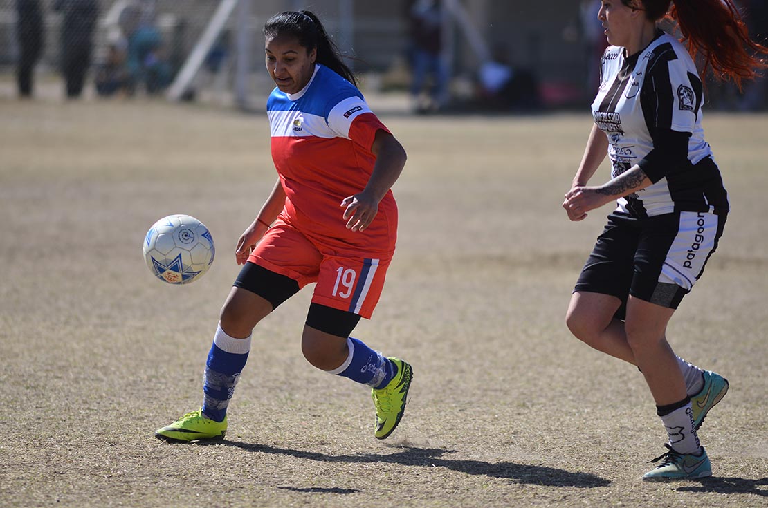 La vuelta del fútbol femenino en Córdoba. (José Gabriel Hernández)