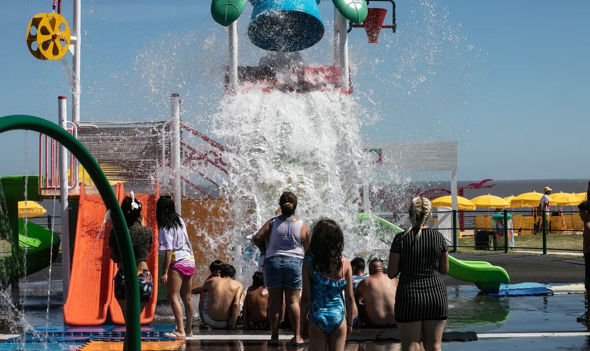Verano 2026 en Buenos Aires: tres parques gratuitos con playa, ferias y actividades para escapar del calor