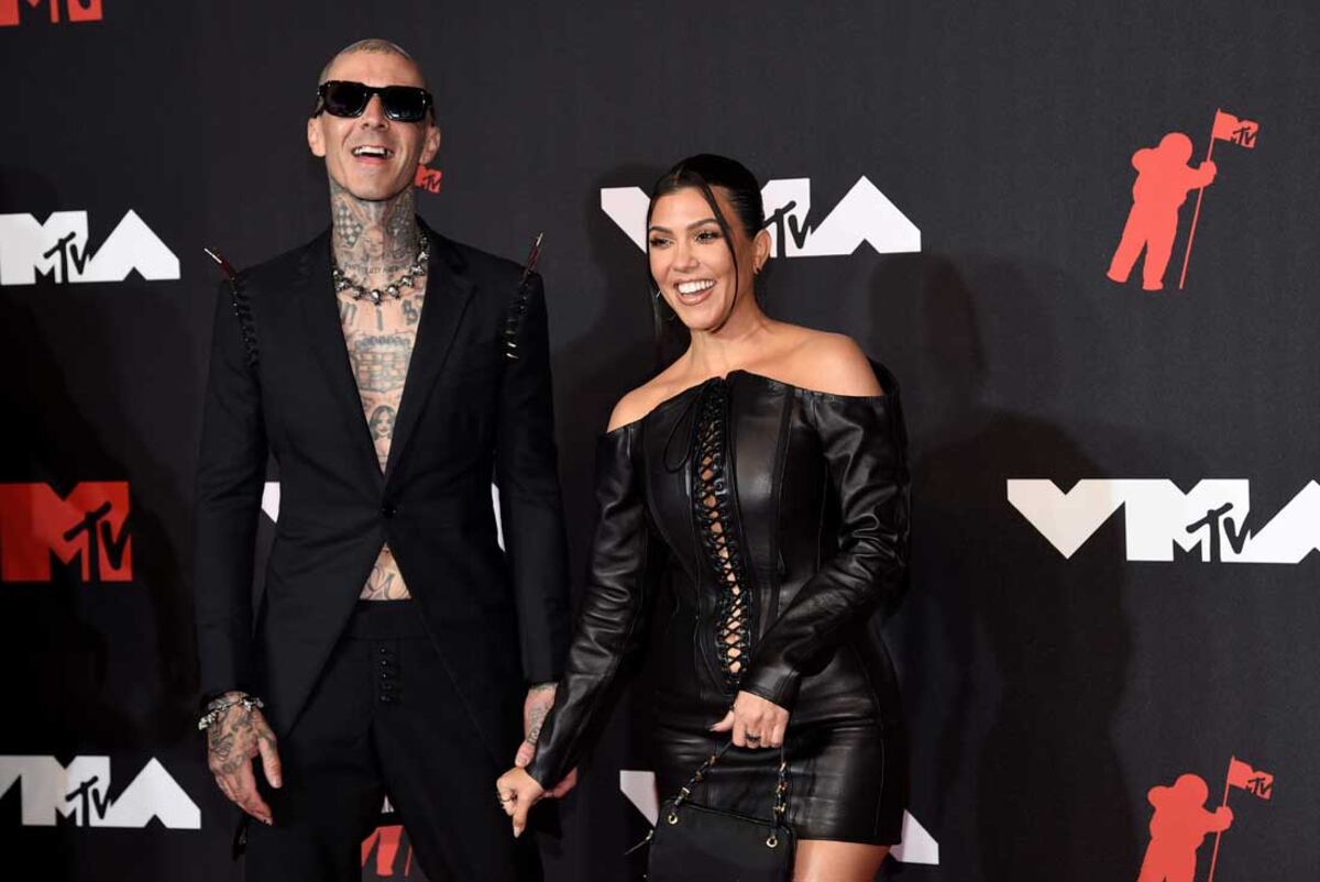 Travis Barker y Kourtney Kardashian.