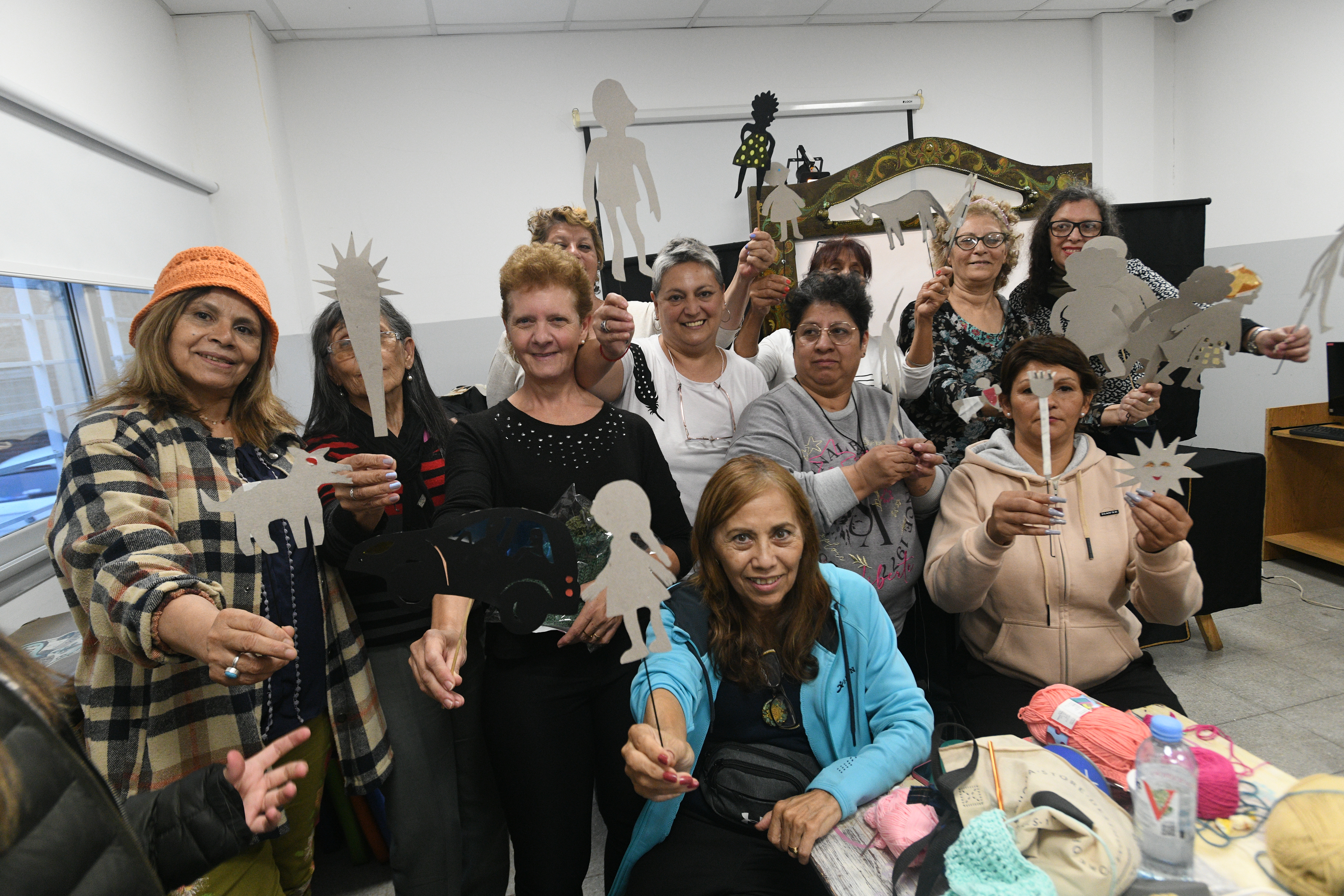 Talleres de títeres, yoga y tejido en el Hospital Oncológico Arrieta. Foto Javier Ferreyra