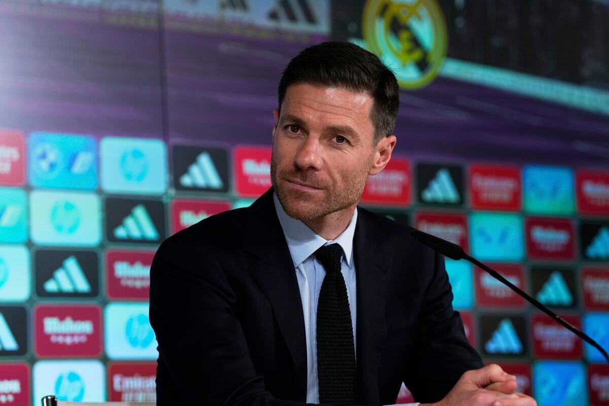 Xabi Alonso elogió a Mastantuono. (AP Foto/José Bretón)