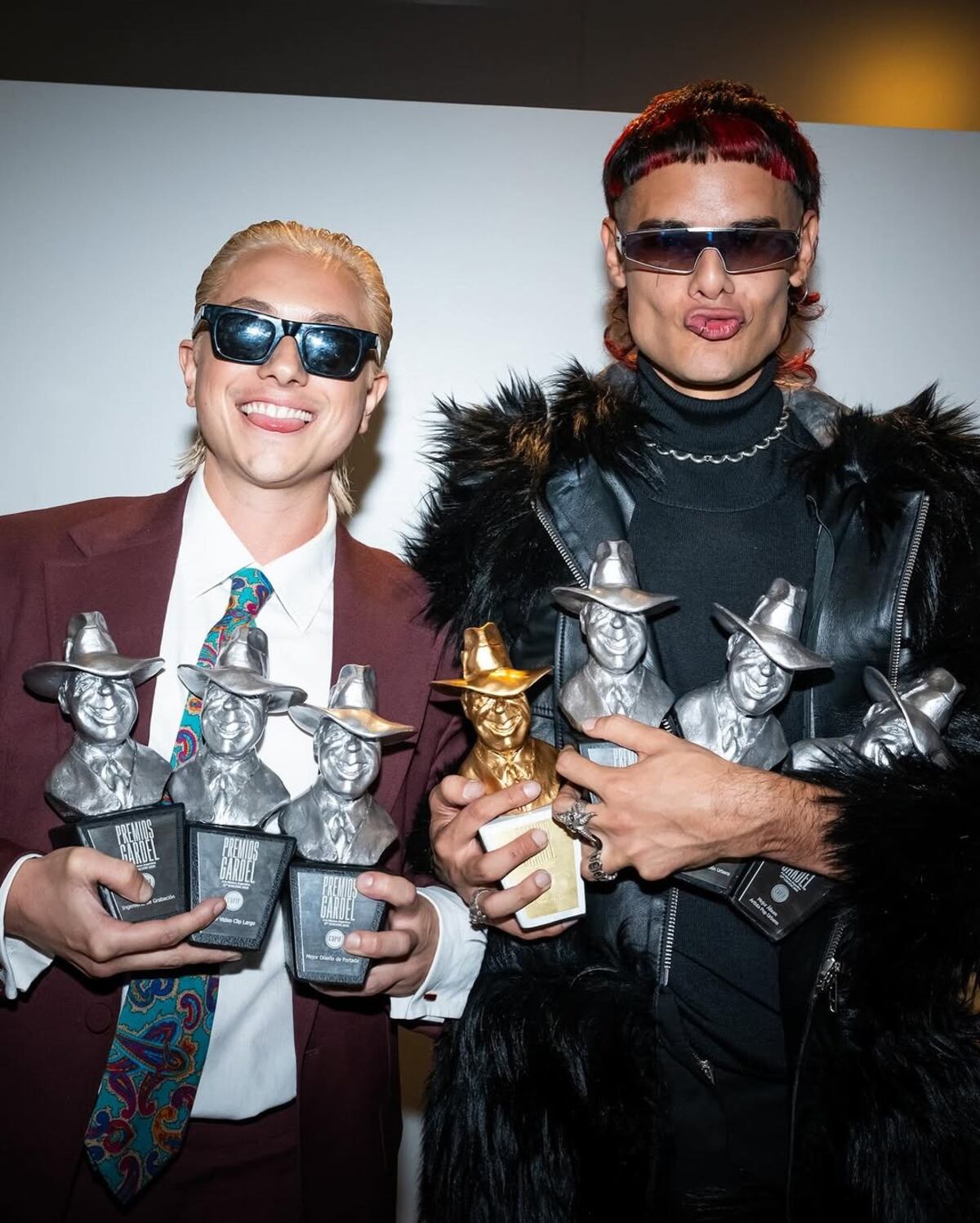 Ca7riel & Paco Amoroso, los grandes ganadores de los premios Gardel 2025. (X @ca7rielxpaco_).