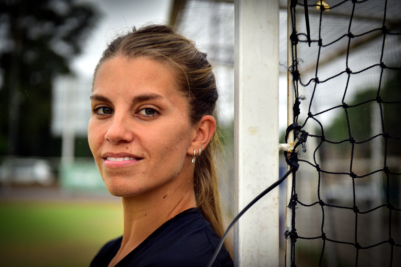 Mickaela Garrone, DT del equipo femenino de hockey cancha de hockey del Tala, Villa Warcalde . (José Gabriel Hernández / La Voz)