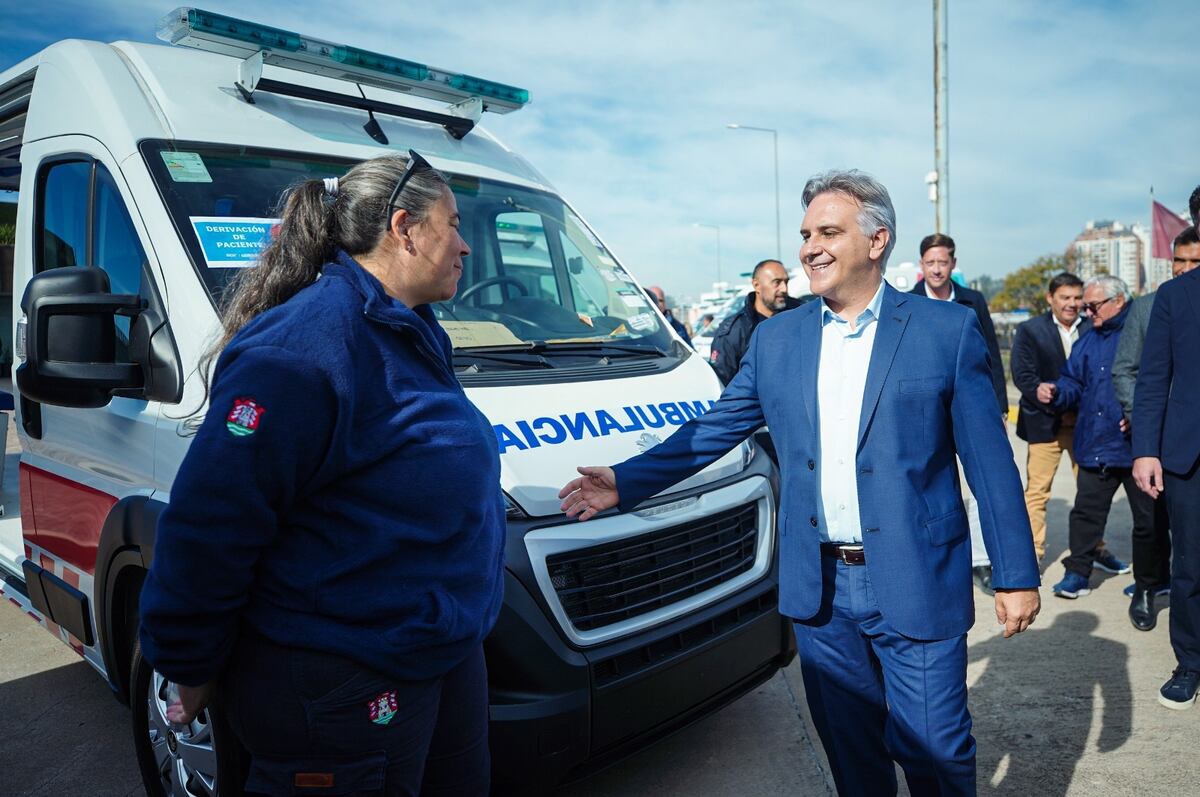 La Provincia entregó 66 ambulancias nuevas para traslados en Capital e interior. (Gobierno de Córdoba)
