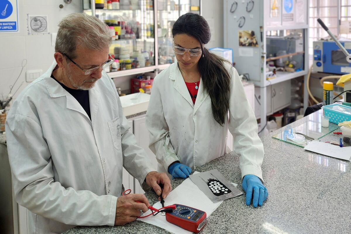 Ezequiel Leiva y Victoria Bracamonte, investigadores del Conicet y de la UNC.  (Gentileza UNC)