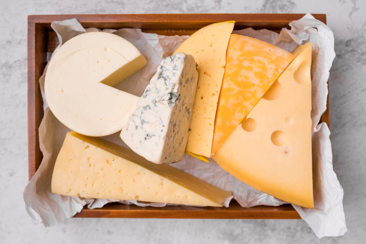 La mejor forma para guardar el queso y que se mantenga fresco por más tiempo. (Freepik)