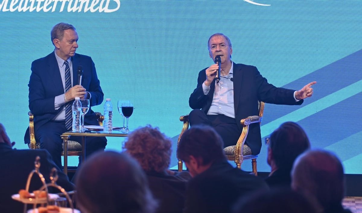 Defensa. En su disertación en una jornada denominada "Diálogos" que la Fundación Mediterránea organizó en Buenos Aires, el exgobernador Juan Schiaretti fue uno de los principales expositores.