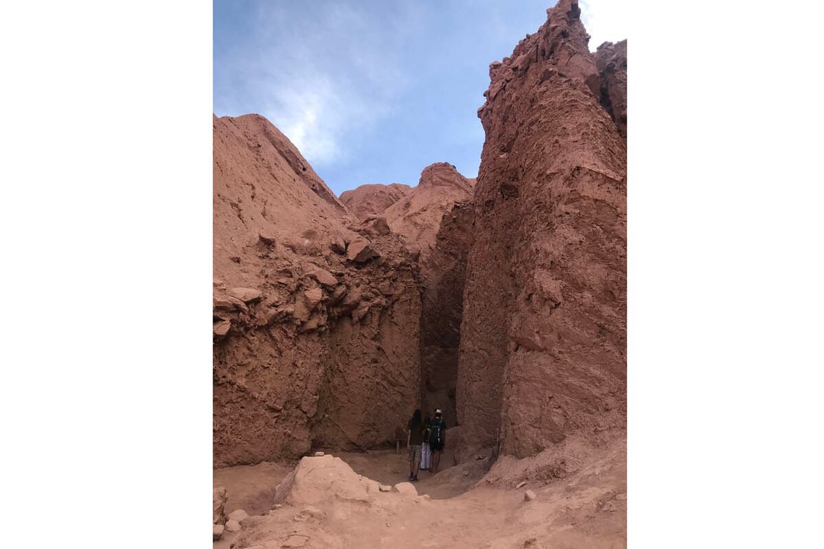 Recorriendo las entrañas de un cañadón en las cercanías del Pucará de Quitor