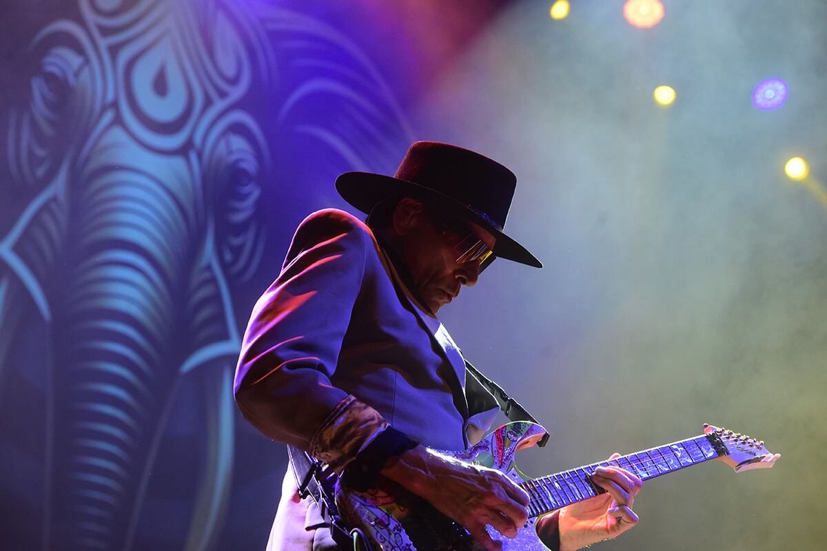 Steve Vai, tocando lo que hay que tocar. (José Gabriel Hernández/ La Voz)