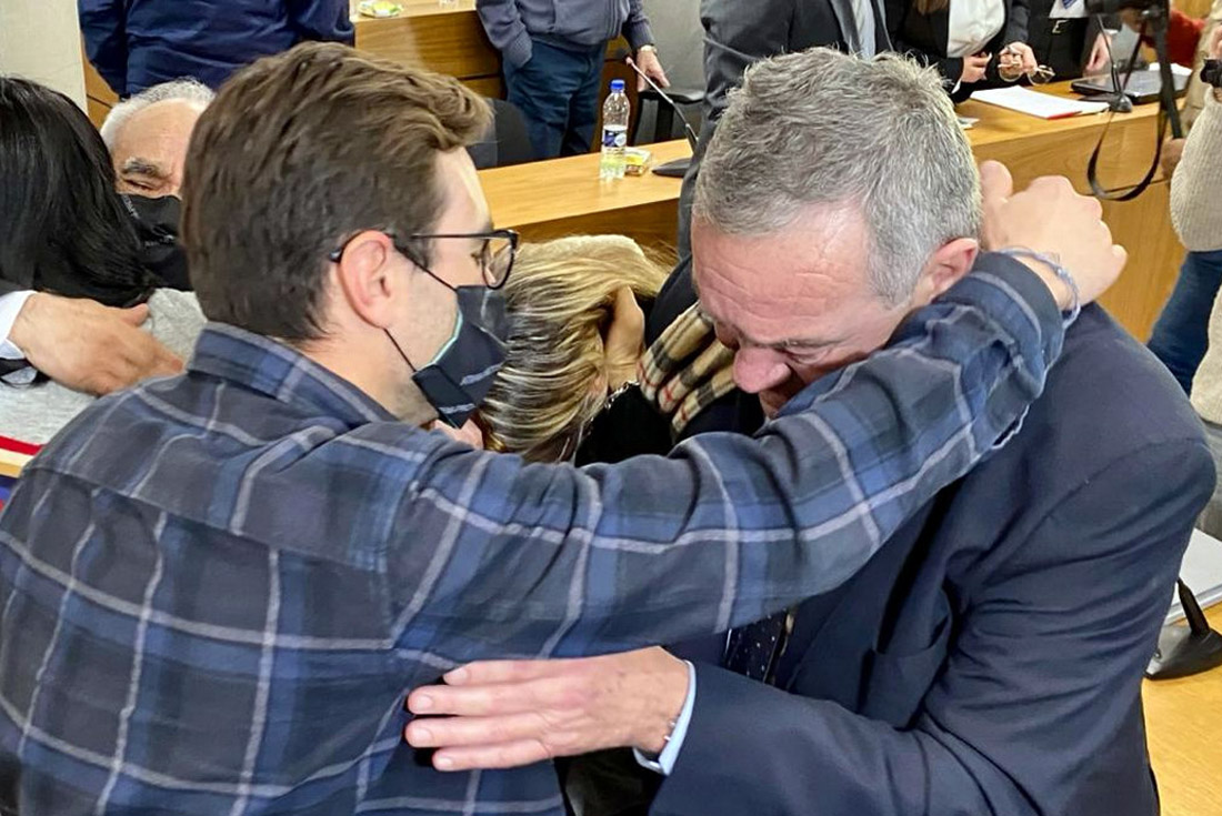 Juicio por el crimen de Nora Dalmasso. Marcelo Macarrón y su hijo Facundo, tras el pedido del fiscal por su absolución. (Tomás Fragueiro / La Voz)