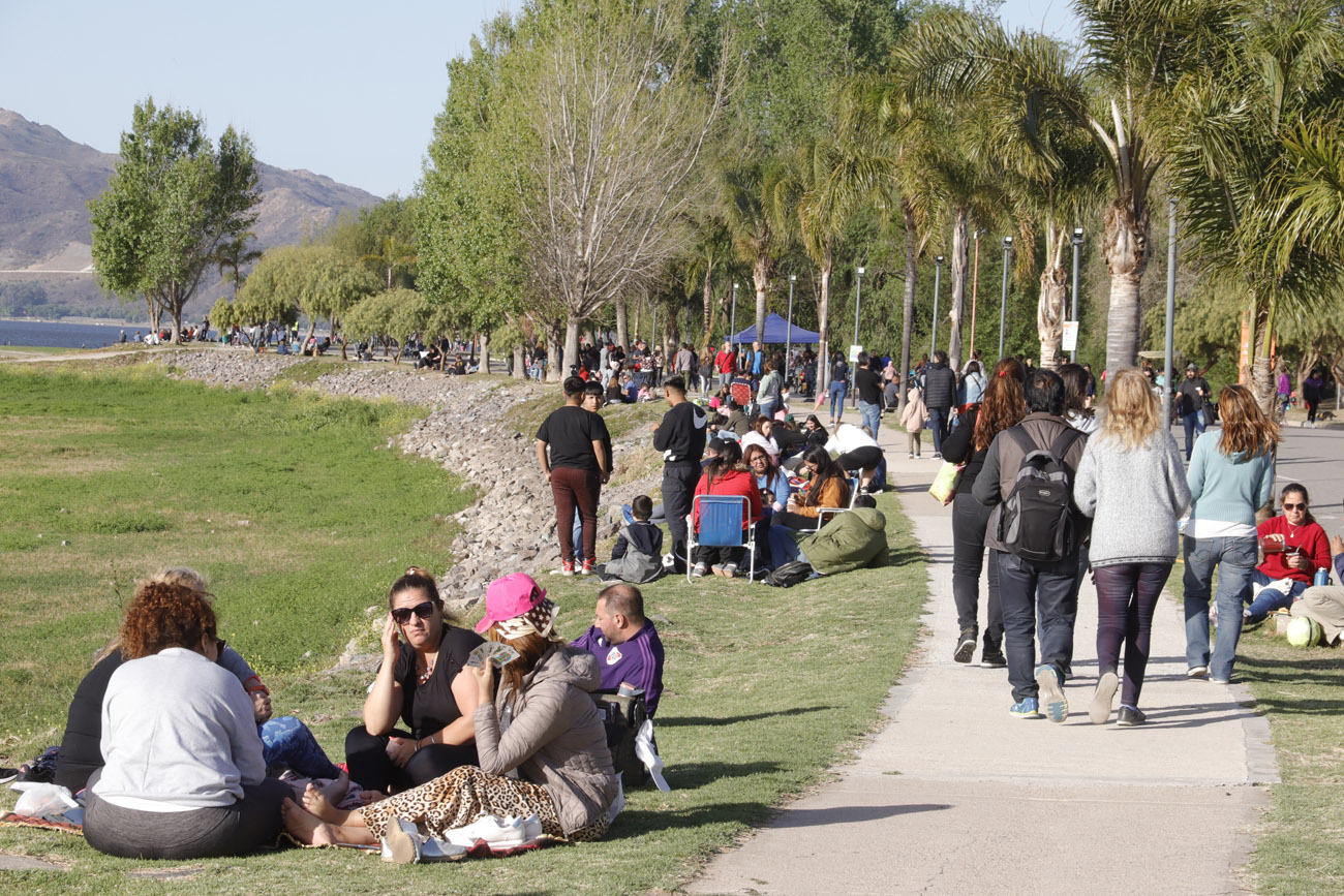 La costanera de Villa Carlos Paz, el fin de semana largo. (La Voz)