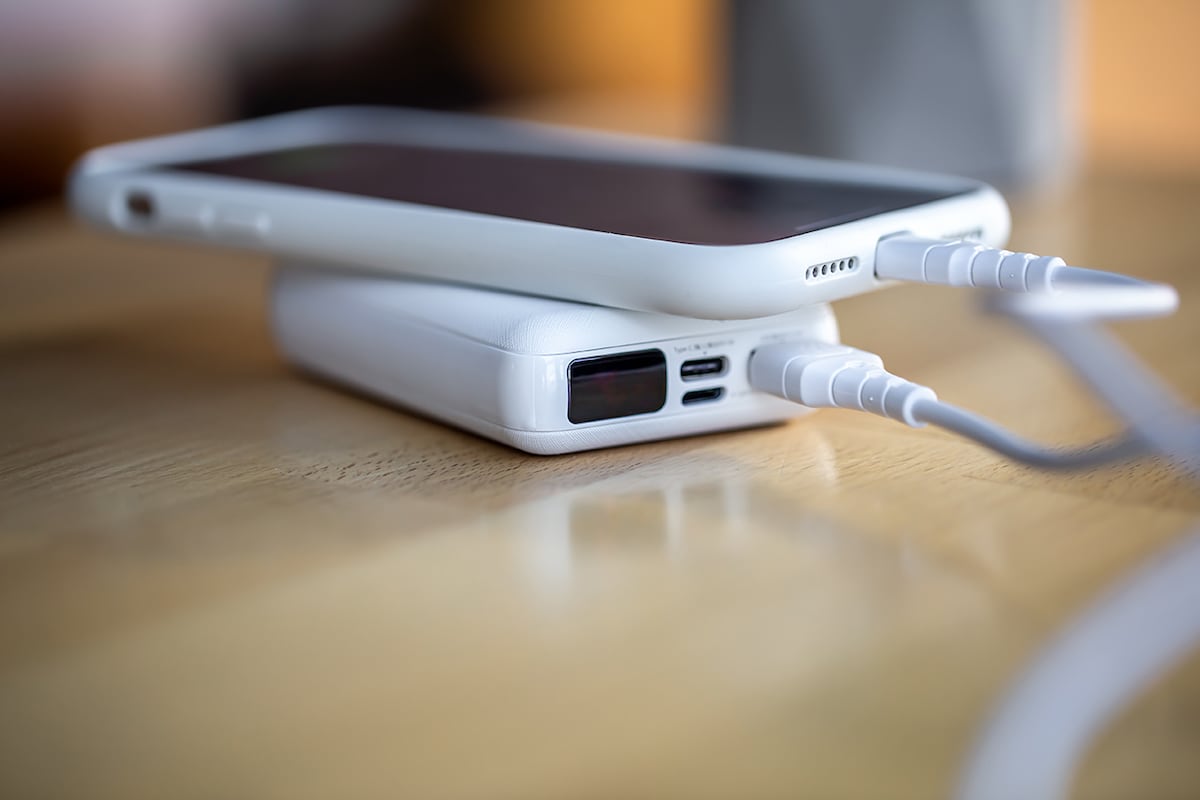 3 trucos para cargar el celular cuando no hay luz. (Freepik)