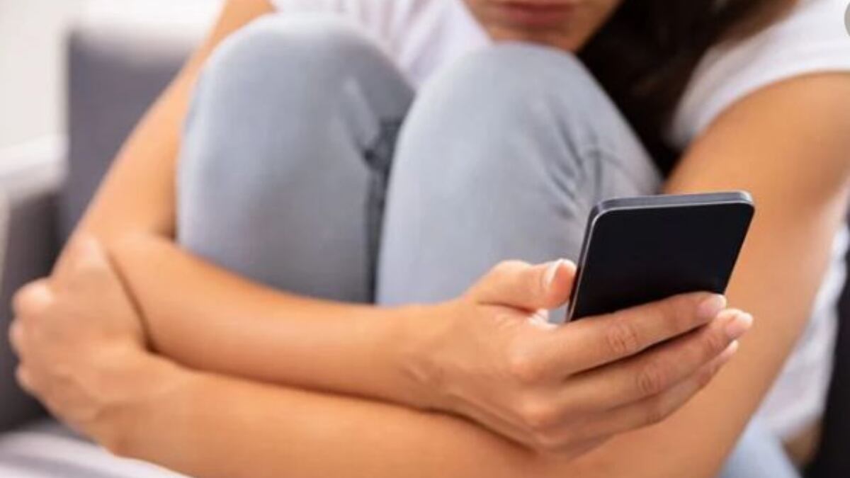 Violencia juvenil mediante las redes sociales.