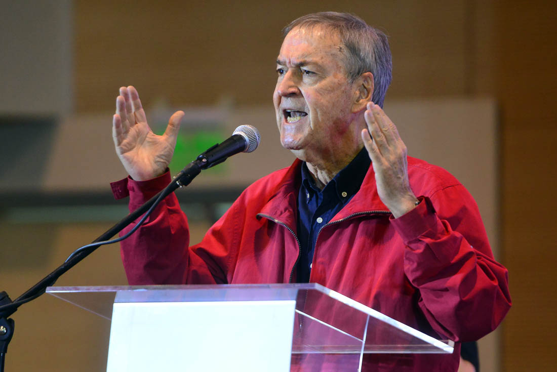 La campera roja de Juan Schiaretti, ¿llegará a la Presidencia? (La Voz/Archivo)