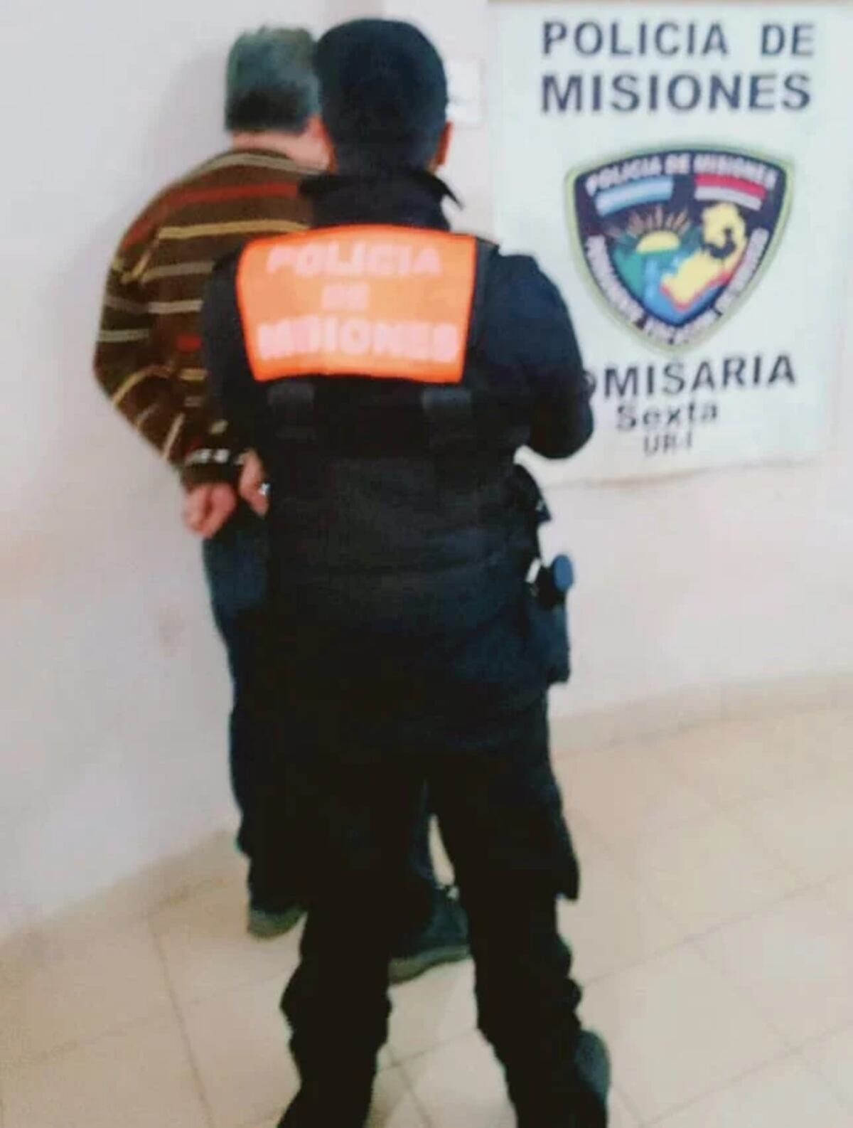 El hombre fue perseguido unas pocas cuadras por la Policía cuando escapó en su Citröen 3CV de un control policial. (Misiones On Line)