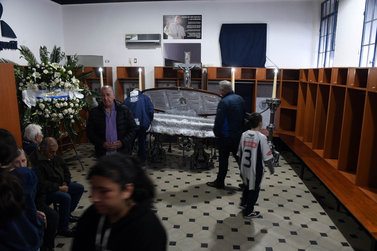 Velorio de Luis Adolfo Galvan en la Boutique de Barrio Jardin (Ramiro Pereyra/La Voz)