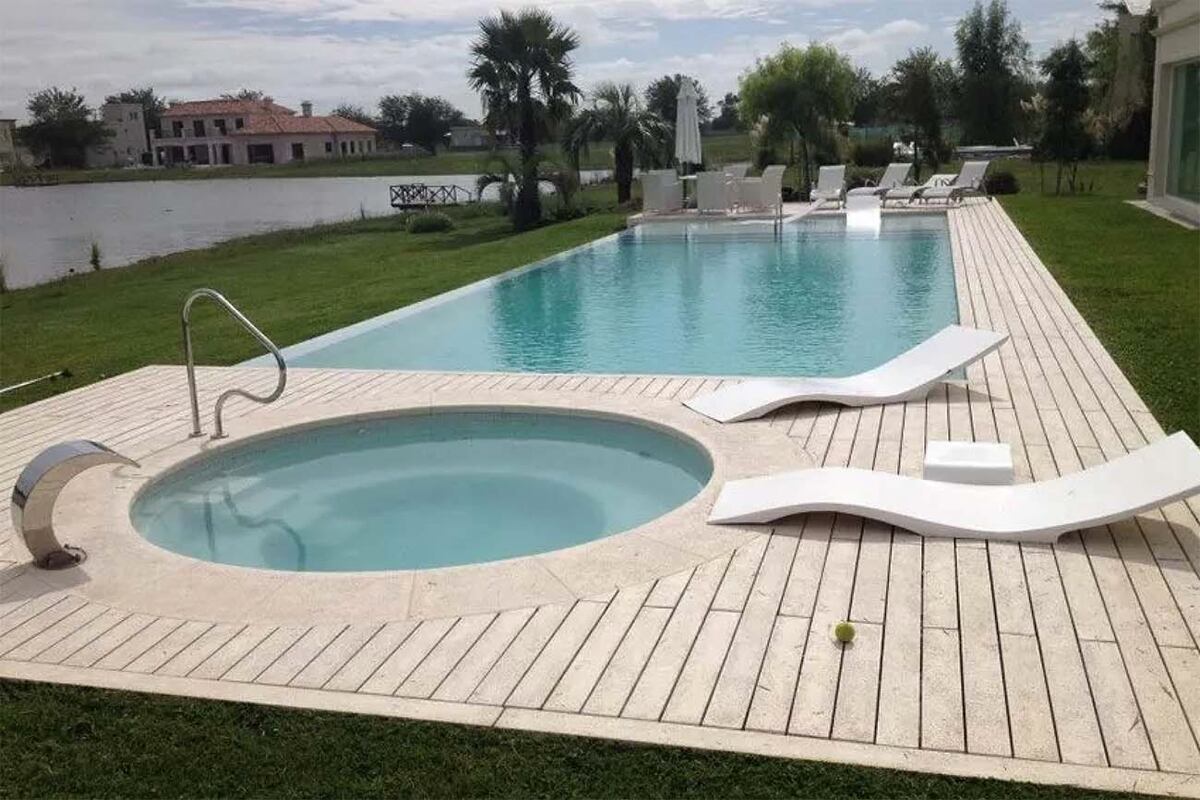 El deck de hormigón es una apuesta segura, que no demanda mantenimiento y se mantiene inalterable con el tiempo.