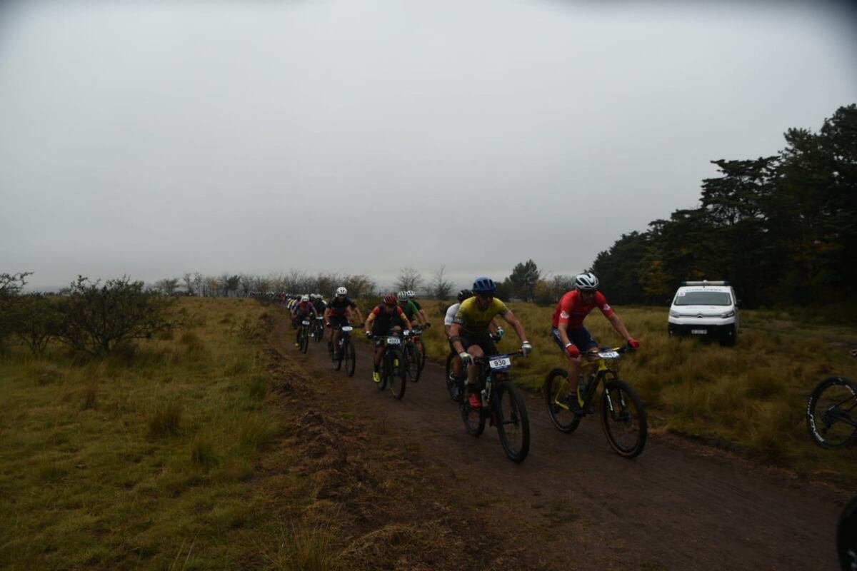 Desafío Río Pinto, día2. La competencia más convocante de MTB a nivel continental, con una inscripción de 5500 participantes, un récord histórico. (La Voz)