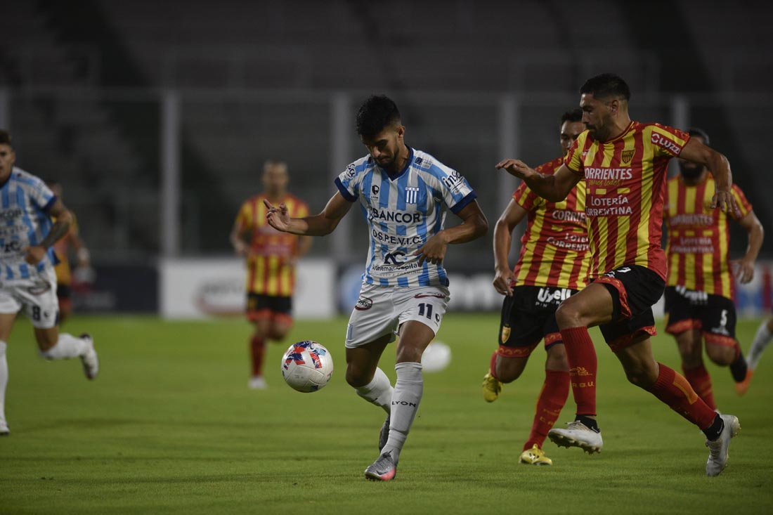 Racing derrotó a Boca Unidos en el Kempes ( Ramiro Pereyra /La Voz)