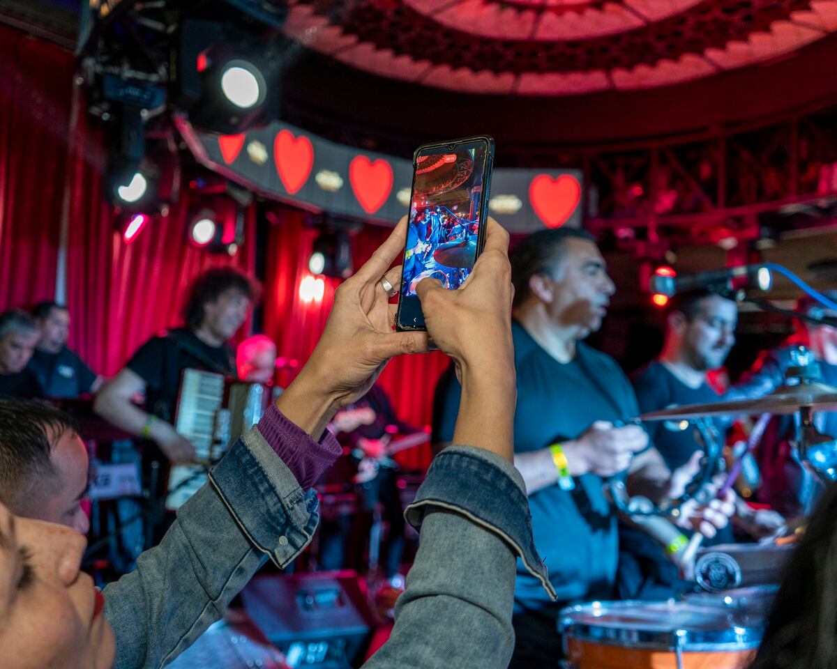 El Museo Bar La Mona celebró su primer aniversario a puro tunga - tunga y con invitados especiales. (Gentileza Universo Jiménez)