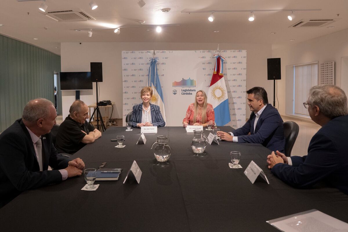 Miembros. Los miembros del Jurado de Enjuiciamiento: Walter Gispert, Miguel Nicolás, Aída Tarditti, Julieta Rinaldi, Facundo Torres Lima y el secretario Gustavo Lasa. (Legislatura)