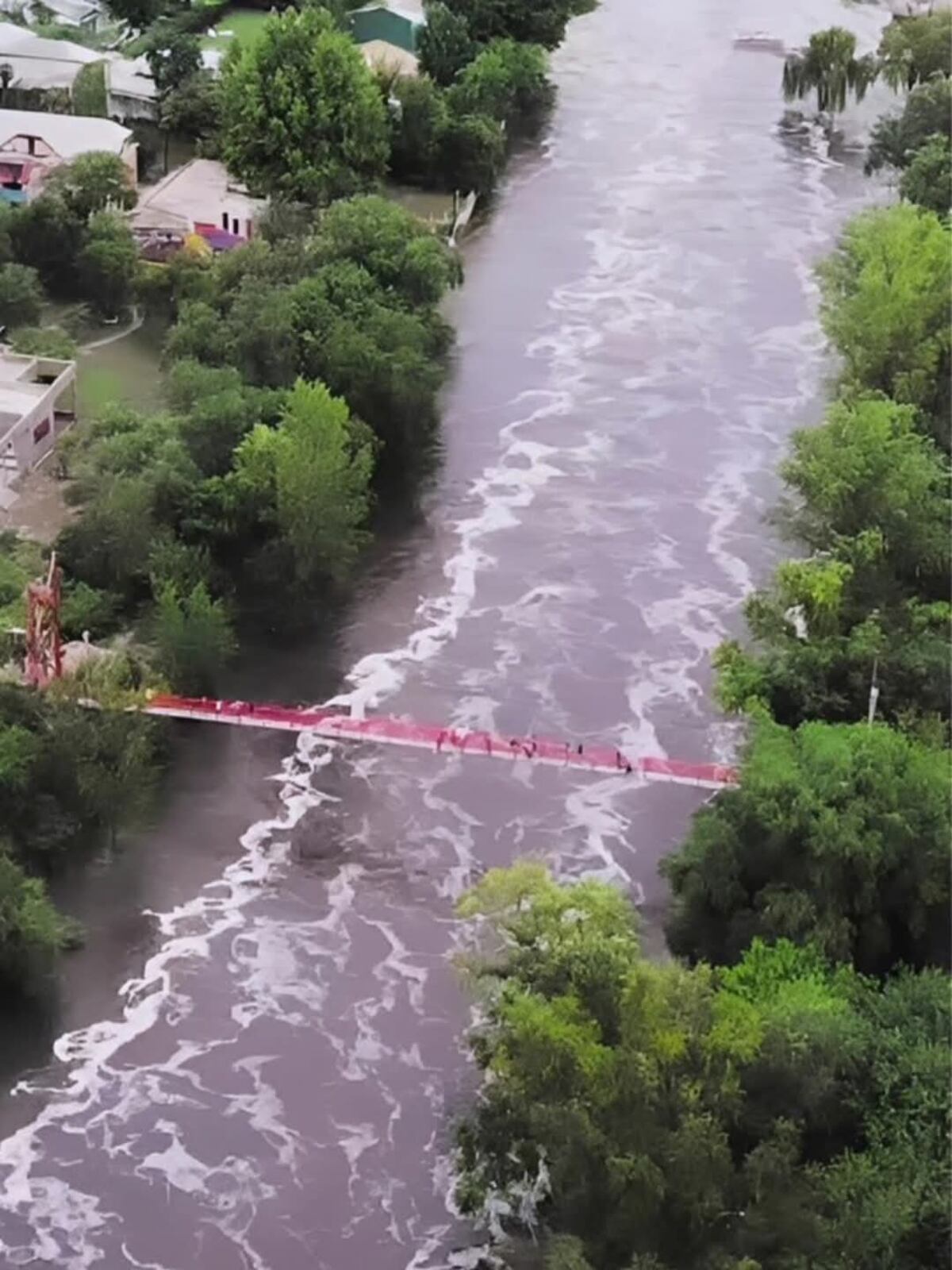 Imagen de la crecida en Los Cajones. (Gentileza: Meteorología Córdoba)