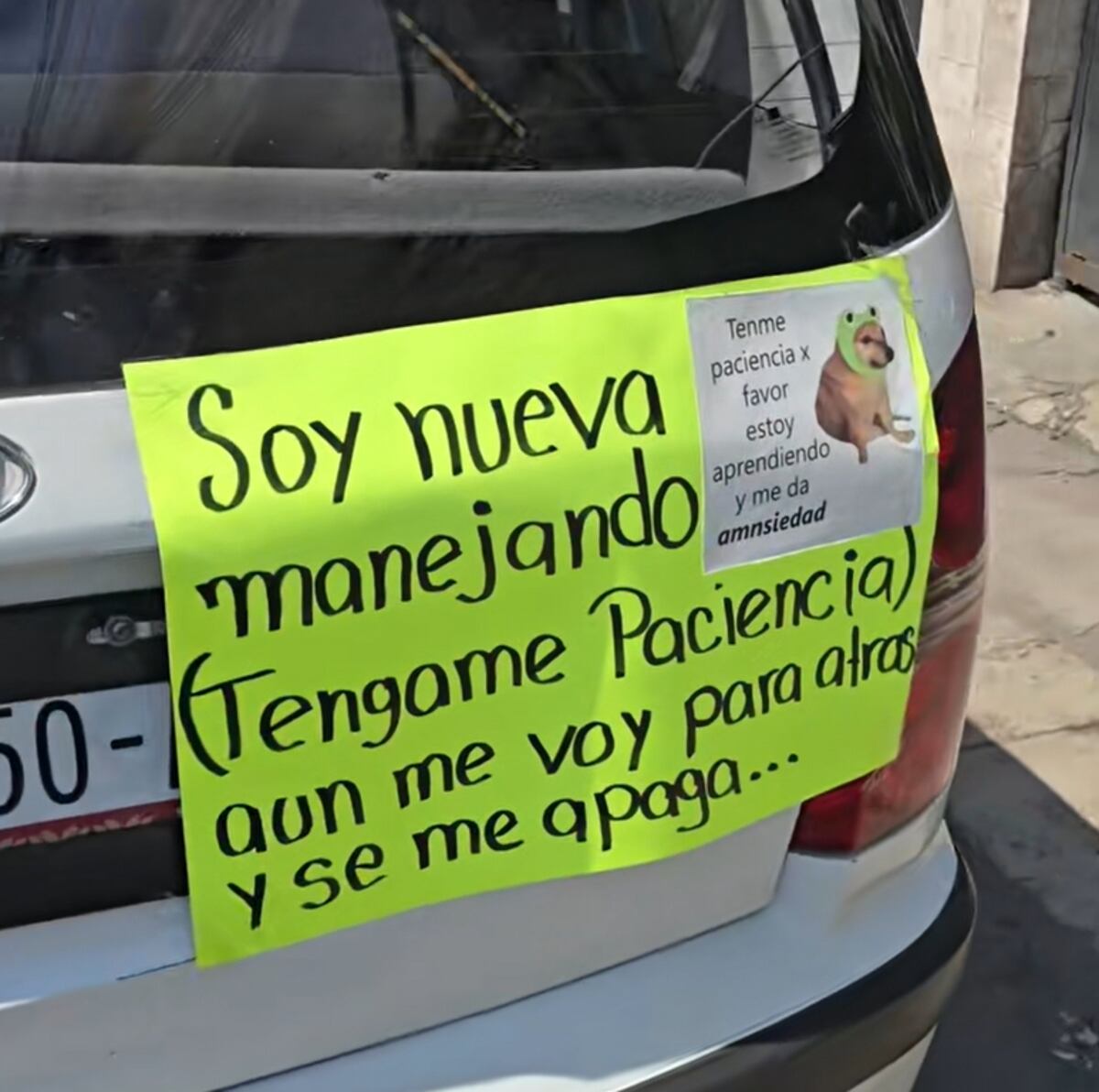 Uno de los carteles.