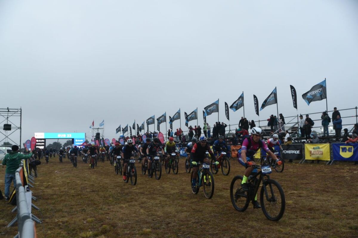 Desafío Río Pinto, día2. La competencia más convocante de MTB a nivel continental, con una inscripción de 5500 participantes, un récord histórico. (La Voz)
