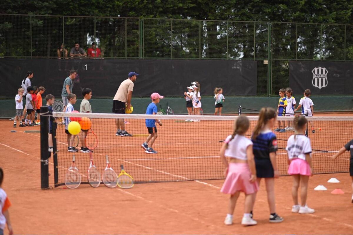 Tenis benéfico, el evento que organiza Pedro Cachín en Bell Ville, su ciudad natal. (Gentileza Leo Zarini)