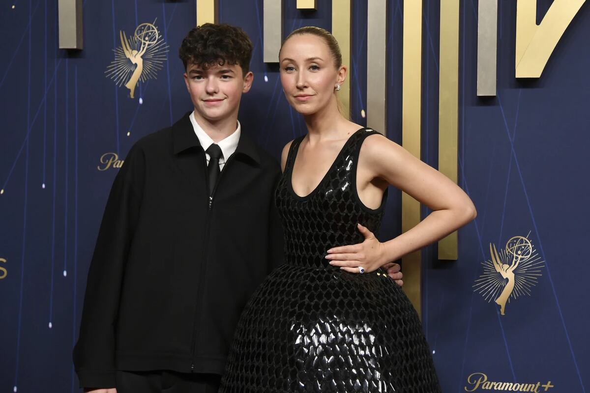 Owen Cooper y Erin Doherty, de Adolescencia. (AP).