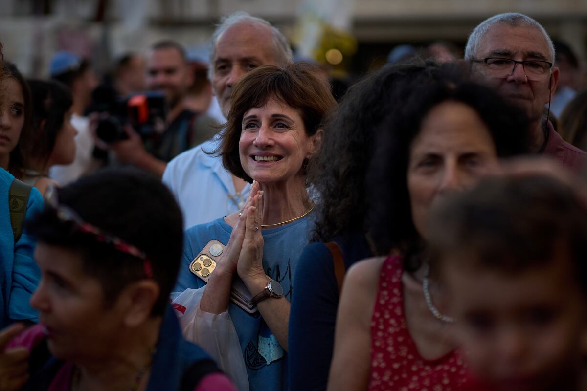 Pueblo israelí en la Plaza de los Rehenes en Tel Aviv (Gentileza / AP)