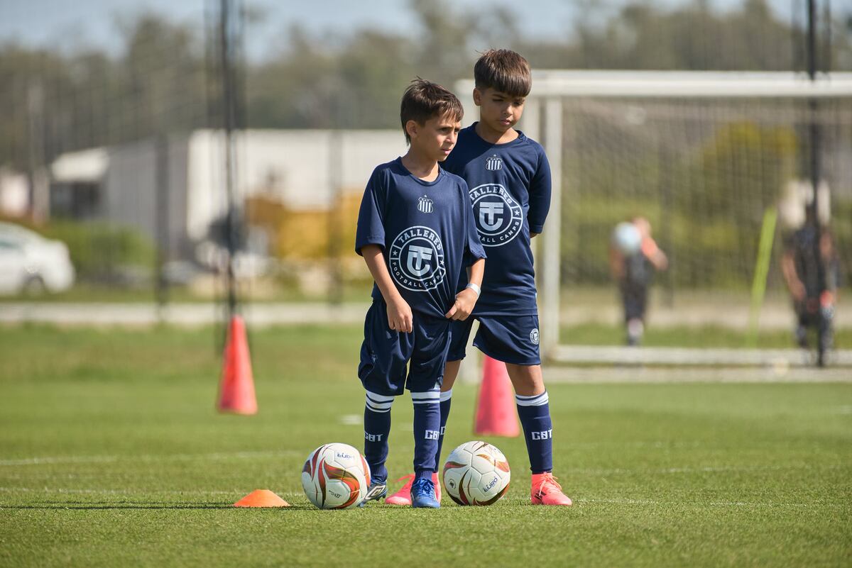 Campus Talleres: fútbol, valores y experiencias únicas para chicos y chicas. Del 16 al 20 de diciembre, niños y niñas podrán entrenar en el CARD Amadeo Nuccetelli y vivir el club desde adentro. (Prensa Talleres)