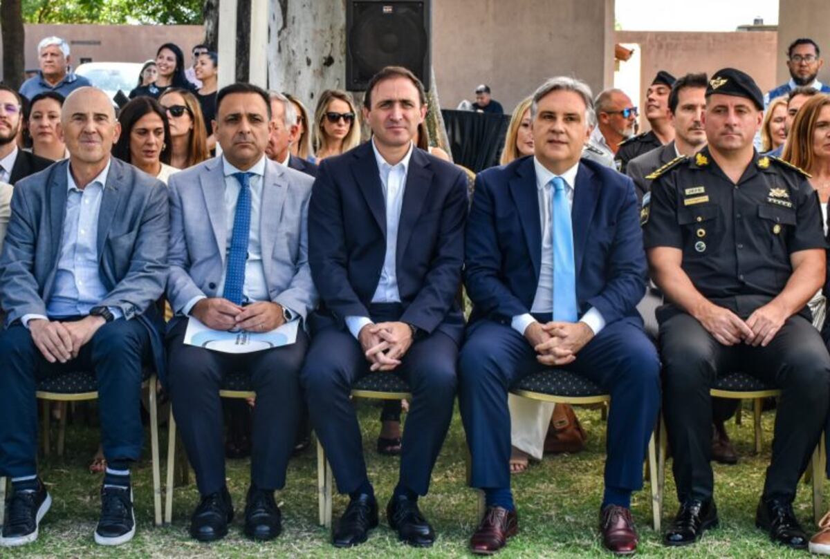 Martín Llaryora tomó juramento  a los 244 nuevos oficiales de la FPA.