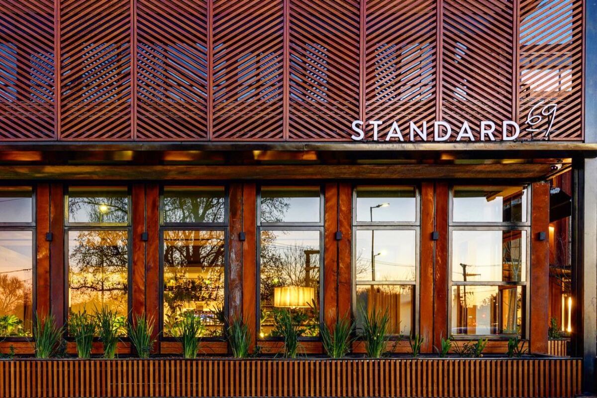 Standard 69, en su local de Villa Warcalde.