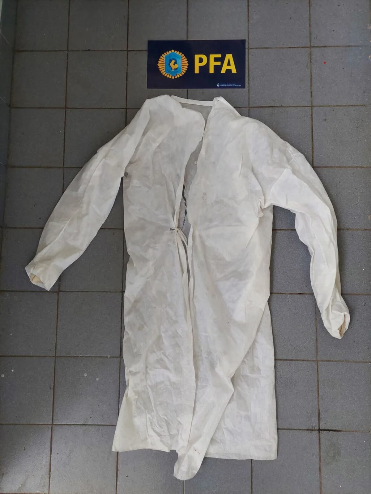 Elementos secuestrados durante el allanamiento. (Policia Federal Argentina)