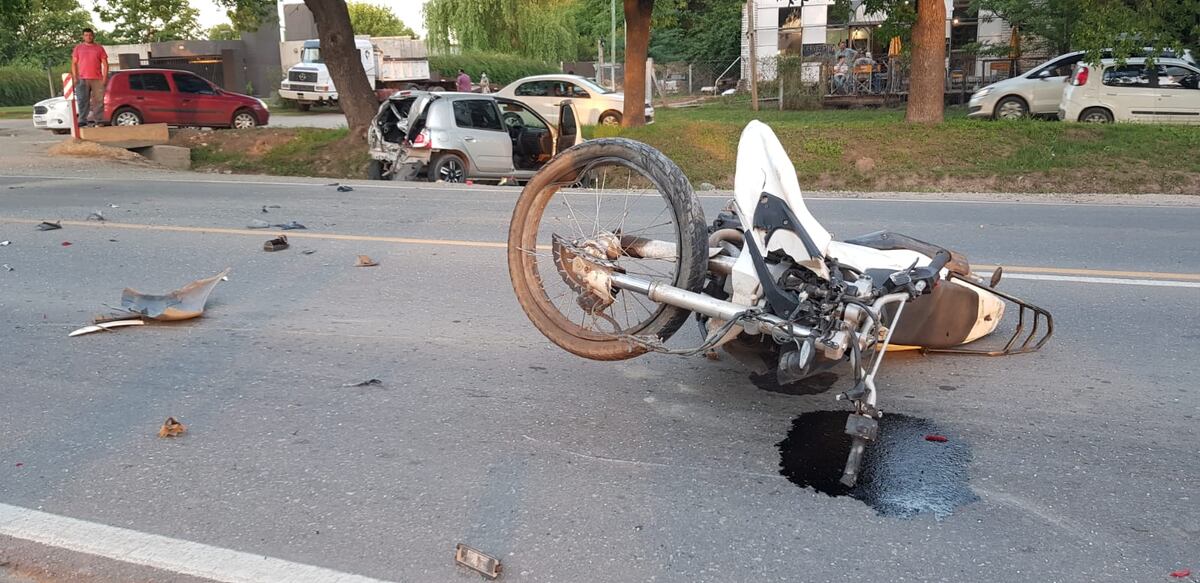 Choque en Anisacate. Un motociclista de 29 años resultó gravemente herido. (Foto / La Voz)