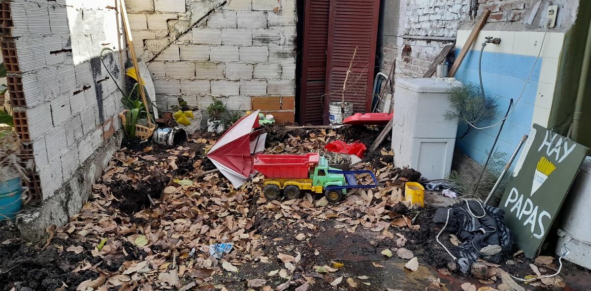 Por dentro, así es la casa donde asesinaron a las tres jóvenes en Florencio Varela.
