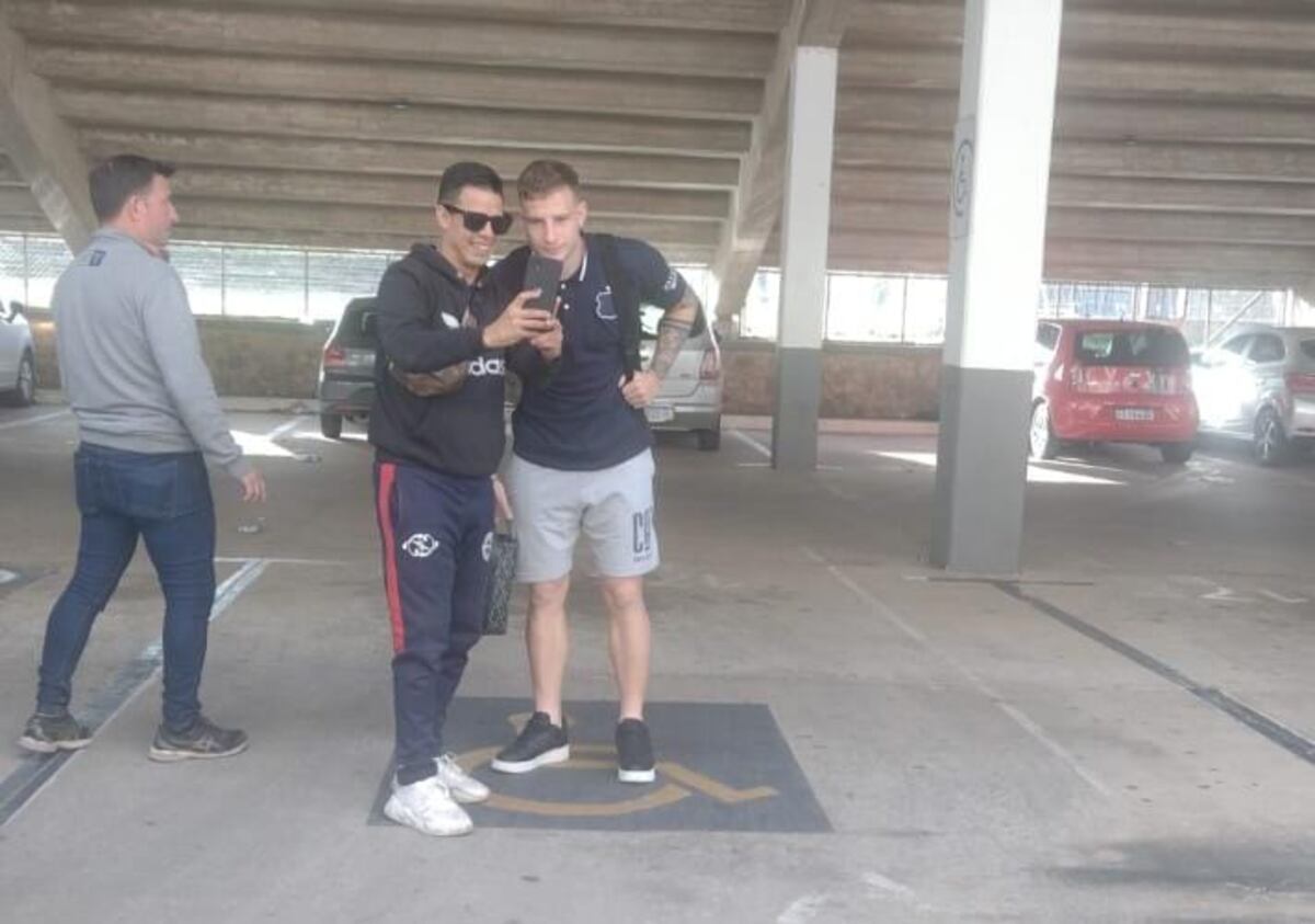 Barticciotto sufrió un tirón en la pierna izquierda a poco de iniciarse el juego ante Banfield. Otra baja que tendrá Talleres. (@hgarcia_mundod)